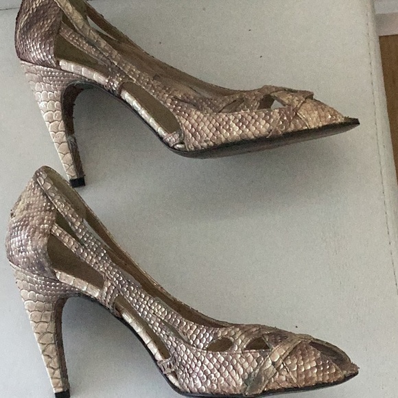 Stuart Weitzman Cream and Brown Heels Snakeskin Embossed Pattern Size 10 - Picture 5 of 5